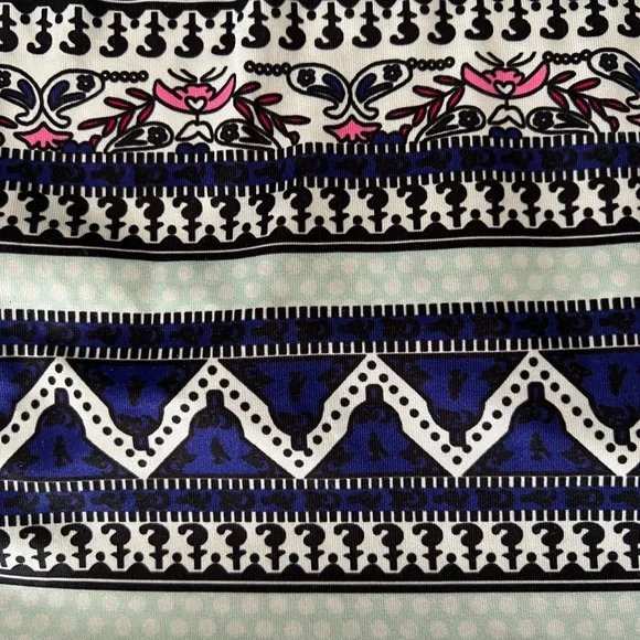 Patterned Halter Top🩷🩵💙 - Picture 3 of 5